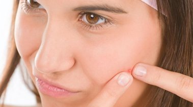 Cele mai nocive obiceiuri care intretin sau agraveaza acneea
