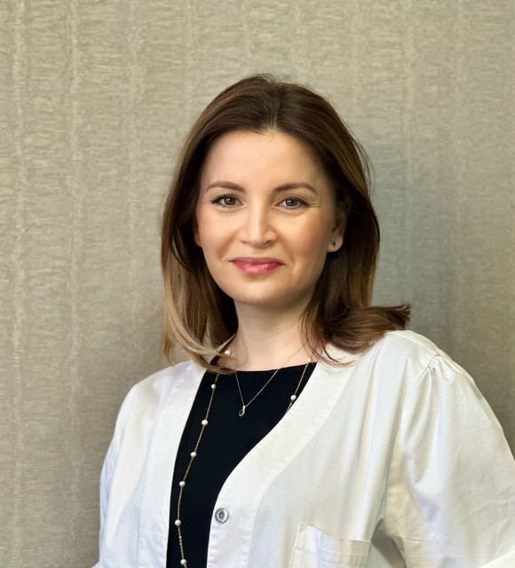 Dr. Alina Suru